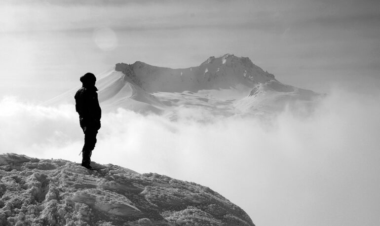 mountain, hiking, girl-298999.jpg